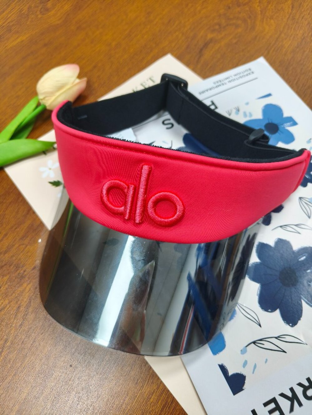 Alo Yoga Adjustable Airlift Solar Visor Bright Red Tennis Golf Cap One Size💝😍